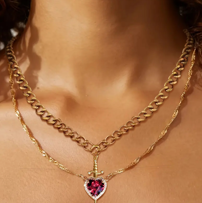 Collar Dúo de Corazón y Espada 🗡️❤️ 2 EN 1