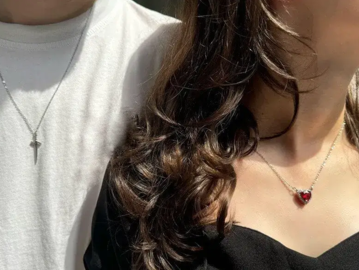 Collar Dúo de Corazón y Espada 🗡️❤️ 2 EN 1