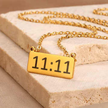Collar 11:11 dorado de cuidado fácil, limpiar solo con paño seco