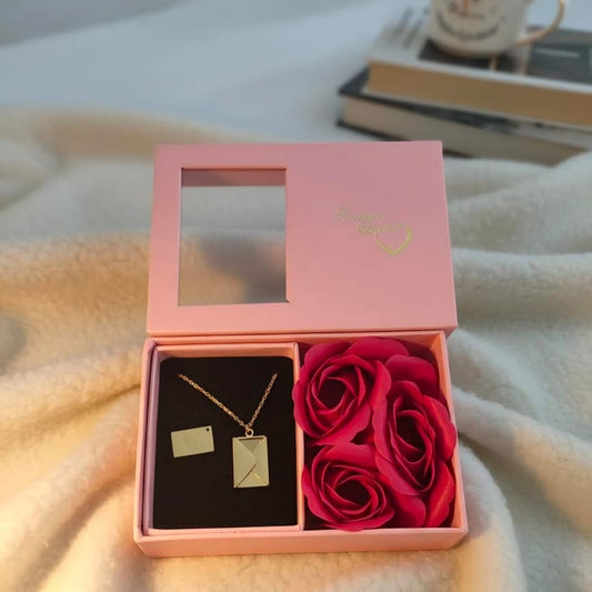 Collar Carta I Love You + Estuche Corazon Acero Te Amo Color Dorado