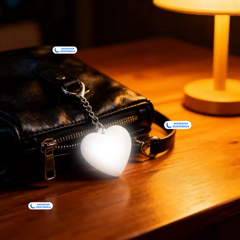 Mini lámpara LED ideal para regalar, encendida con un toque