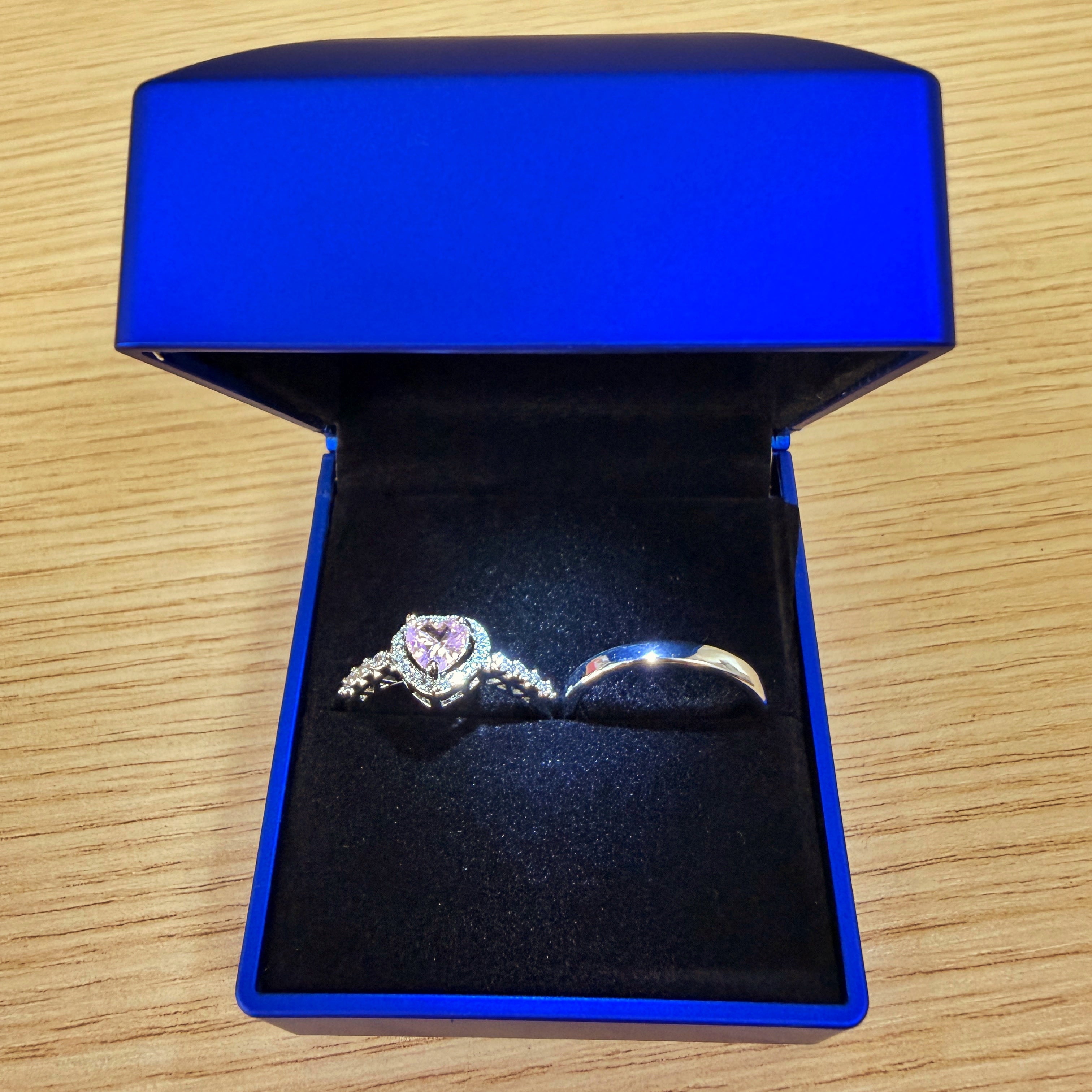 Anillos de Compromiso + Caja con luz LED GRATIS