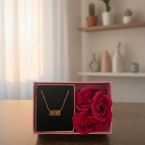 Collar 11:11 dorado amuleto de conexión, sincronía y manifestación
