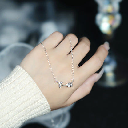 Collar Tulipán + Caja de Regalo en Forma de Corona