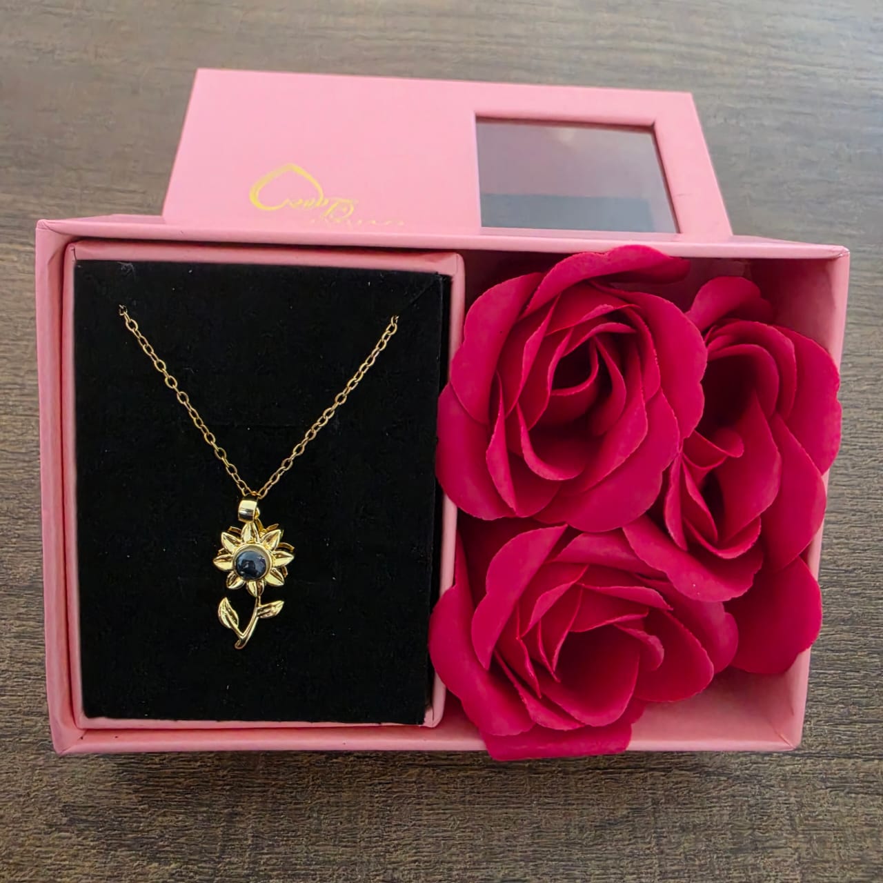 Collar Te Amo ligero de acero inoxidable ideal para regalar a alguien especial