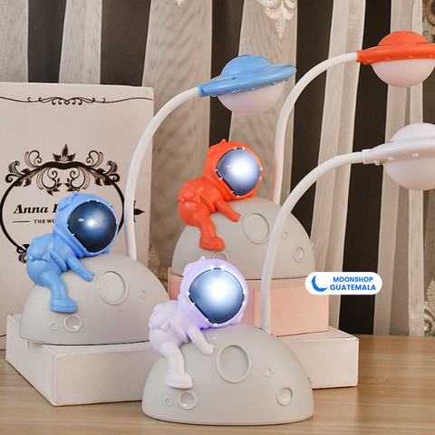 Lámpara de noche con forma de astronauta y luz blanca para escritorio