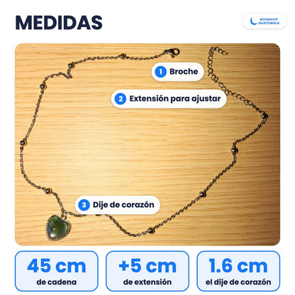 Medidas del Collar de los Sentimientos: cadena de 45 cm, 5 cm de extensión para ajustar y dije de corazón de 1.6 cm