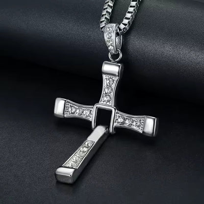 Collar Cruz de Toretto con Centro Articulado que se Mueve