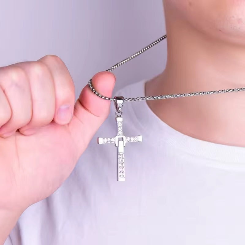 Collar Cruz de Toretto con Centro Articulado que se Mueve