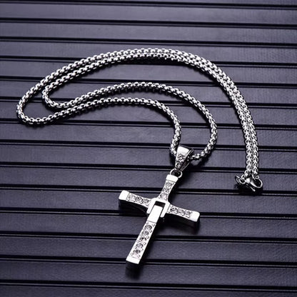 Collar Cruz de Toretto con Centro Articulado que se Mueve