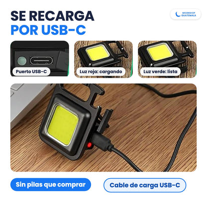 Mini linterna llavero que se recarga por USB-C: luz roja cargando y luz verde carga completa