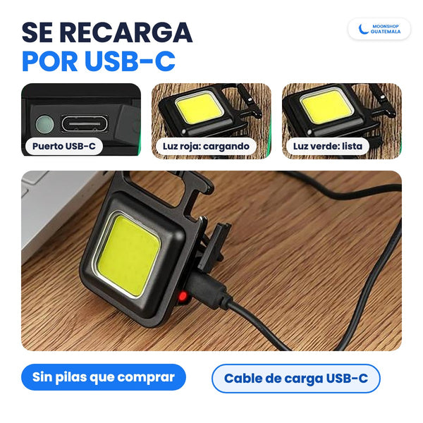 Mini linterna llavero que se recarga por USB-C: luz roja cargando y luz verde carga completa